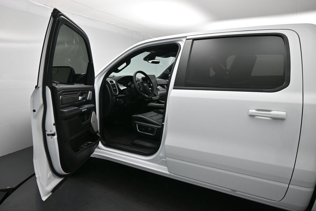 Used 2025 RAM 1500 Laramie AWD/4WD image 9