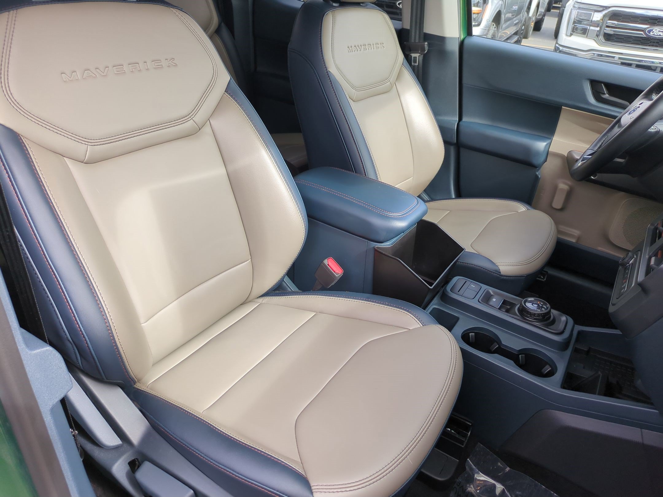 Certified 2025 Ford Maverick Lariat AWD/4WD image 37