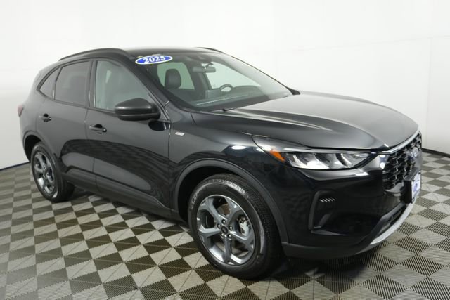 Certified 2025 Ford Escape ST-Line image 5