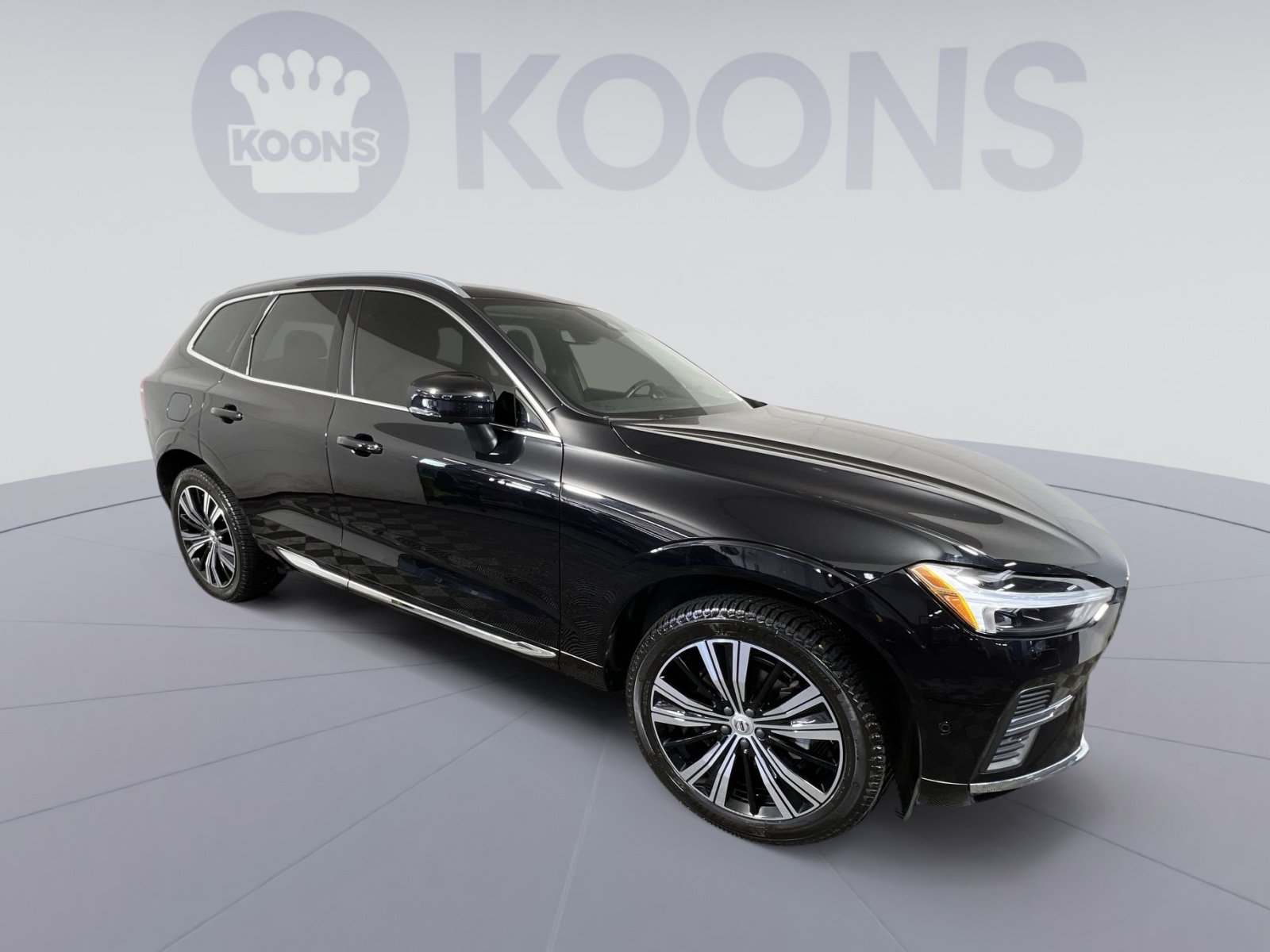 Used 2023 Volvo XC60 B5 Plus AWD/4WD image 2