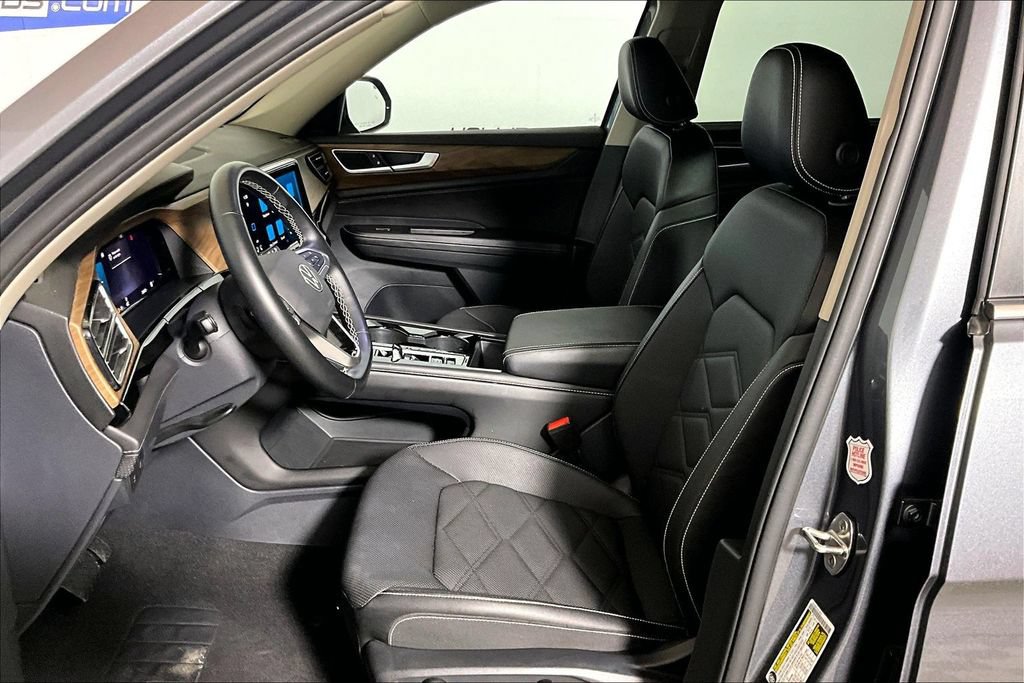 Used 2025 Volkswagen Atlas SE FWD image 20