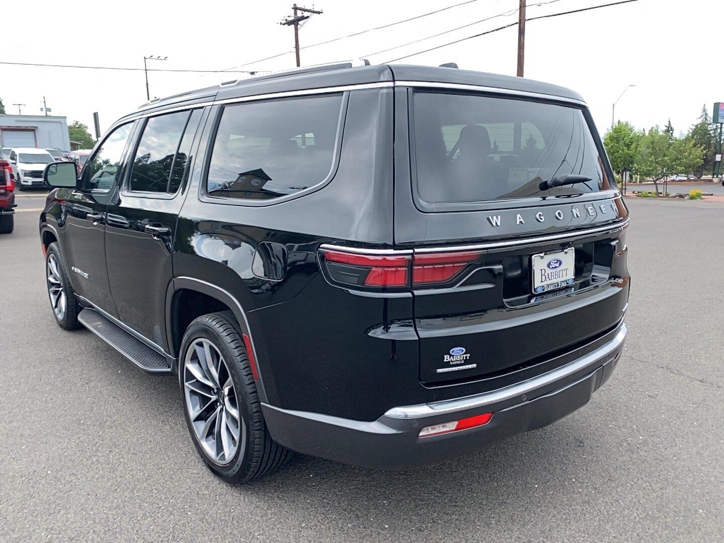 Used 2022 Jeep Wagoneer Series II w/ Premium Group I AWD/4WD image 6