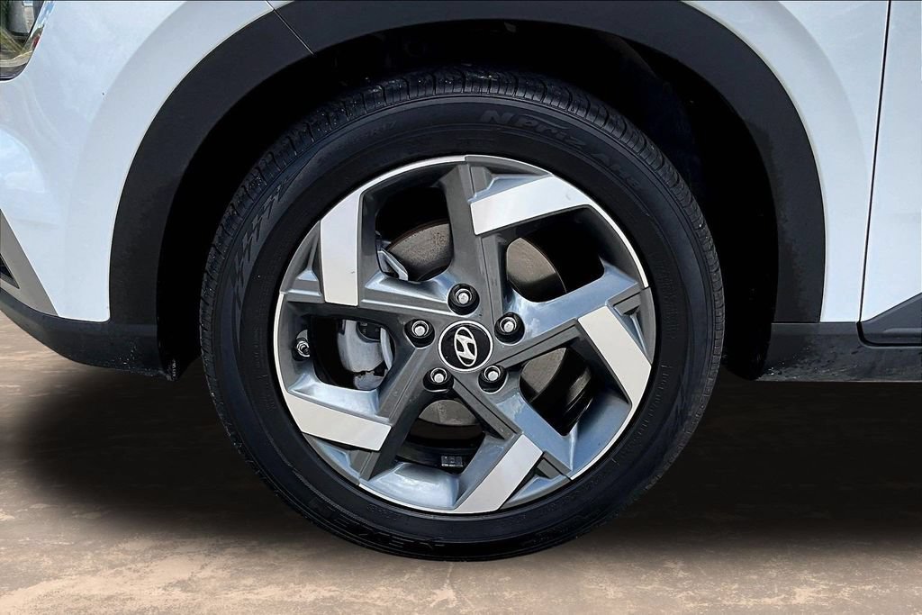 Used 2025 Hyundai Venue SEL FWD image 35