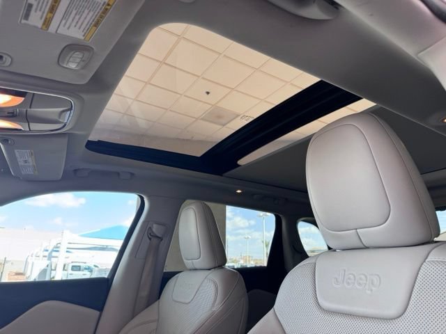 Used 2020 Jeep Cherokee Limited w/ Advanced Safety Group AWD/4WD image 22