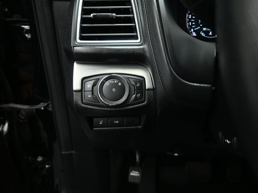 Certified 2019 Ford Explorer Platinum image 37