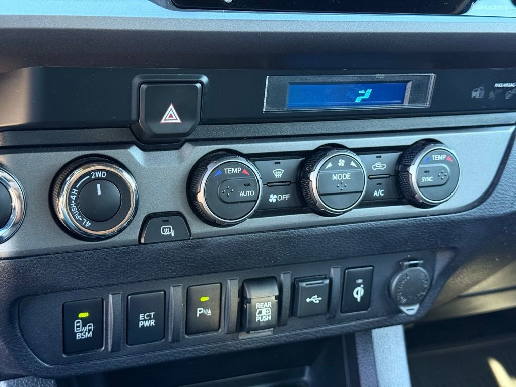 Used 2022 Toyota Tacoma TRD Sport image 11