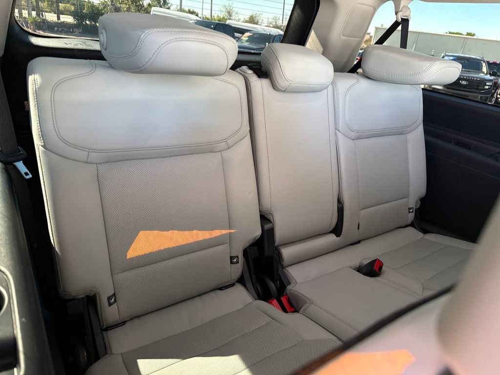 Certified 2025 Ford Expedition Max Platinum image 30