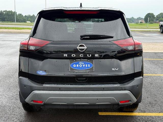 Used 2023 Nissan Rogue SV w/ SV Premium B Package FWD image 5