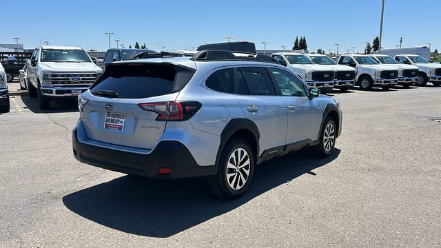 Used 2024 Subaru Outback Premium image 3