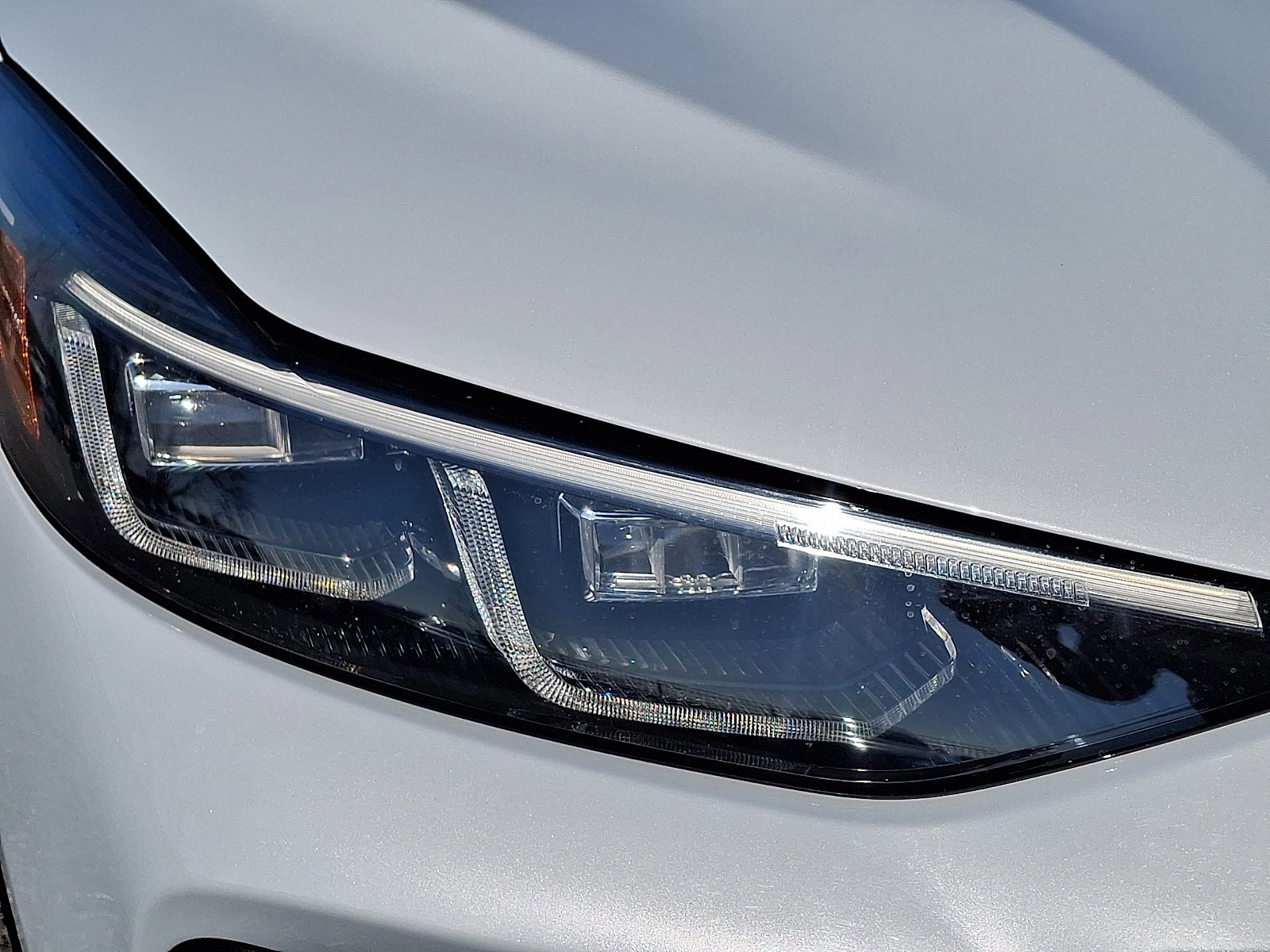 Certified 2025 Ford Escape Platinum w/ Premium Technology Package image 9