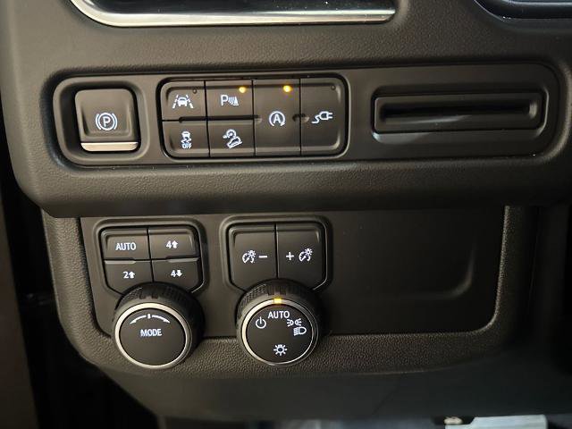 Used 2022 Chevrolet Suburban Z71 AWD/4WD image 19