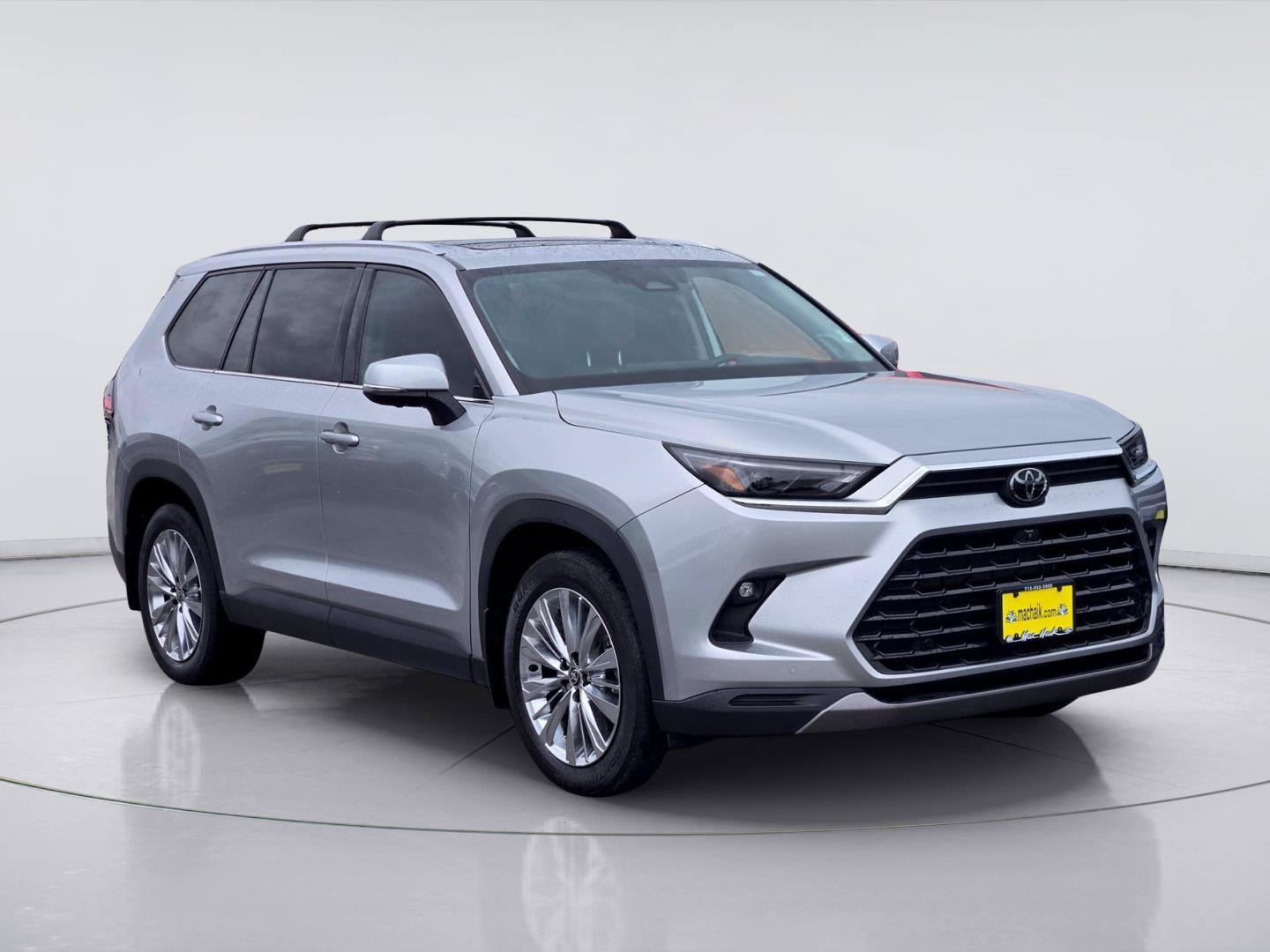 Used 2024 Toyota Grand Highlander AWD image 3