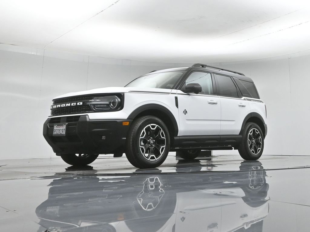 Certified 2025 Ford Bronco Sport Outer Banks w/ Outer Banks Tech Package+ AWD/4WD image 47