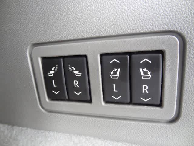 Used 2020 Cadillac XT6 Premium Luxury FWD image 11