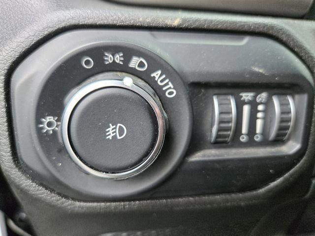 Used 2021 Jeep Wrangler Unlimited Sahara AWD/4WD image 30