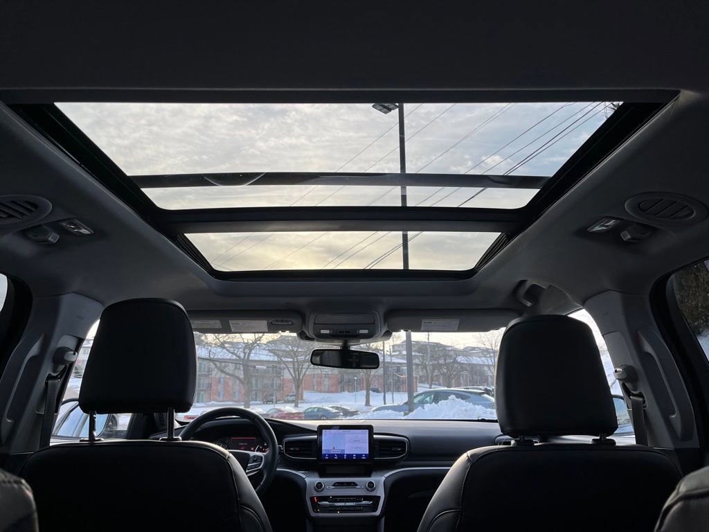 Certified 2022 Ford Explorer XLT w/ Equipment Group 202A image 11