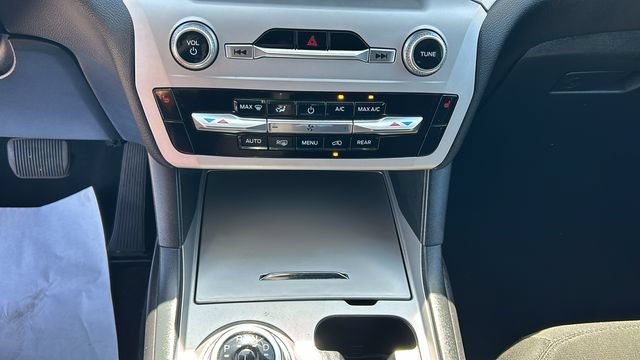Certified 2023 Ford Explorer XLT RWD image 23