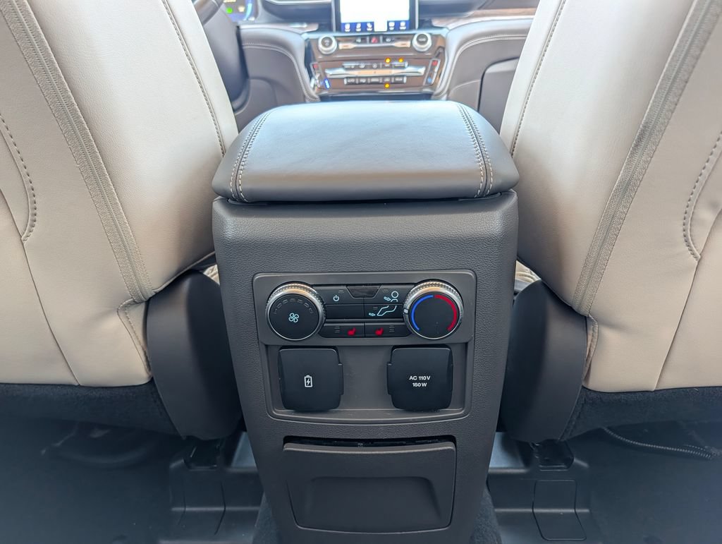 Certified 2022 Ford Explorer Platinum w/ Technology Package AWD/4WD image 15