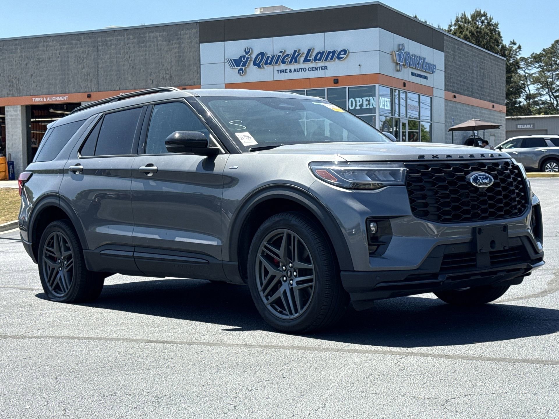 Certified 2025 Ford Explorer ST-Line w/ ST-Line Street Pack image 18
