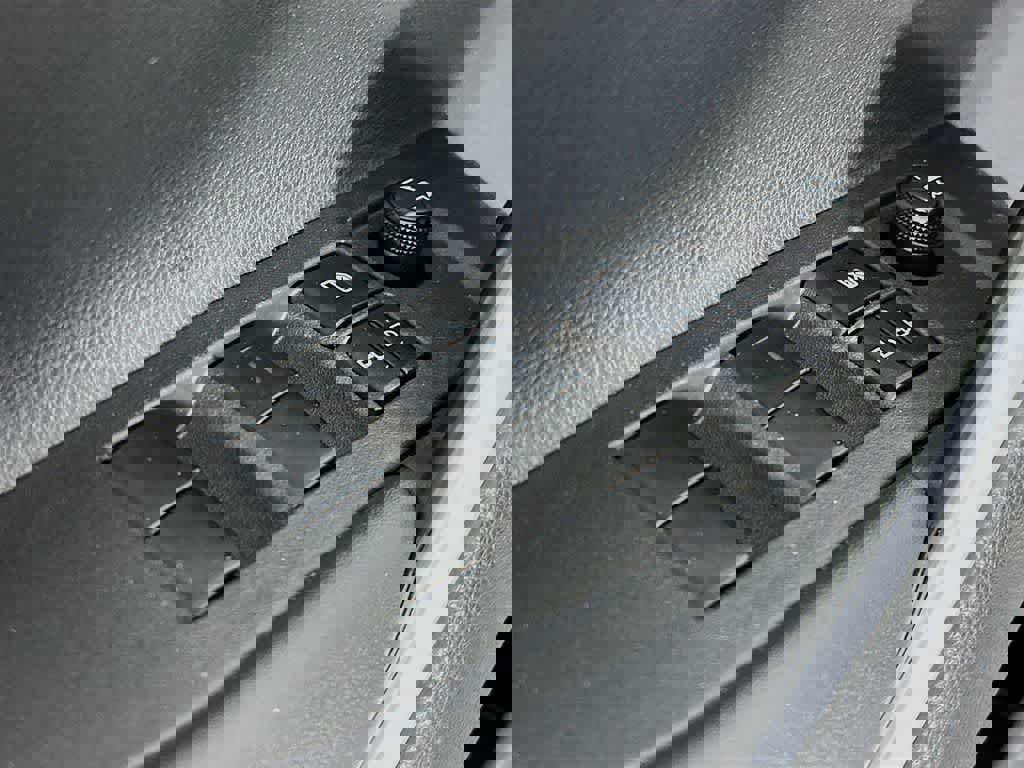 Used 2022 Toyota Corolla Cross LE image 29