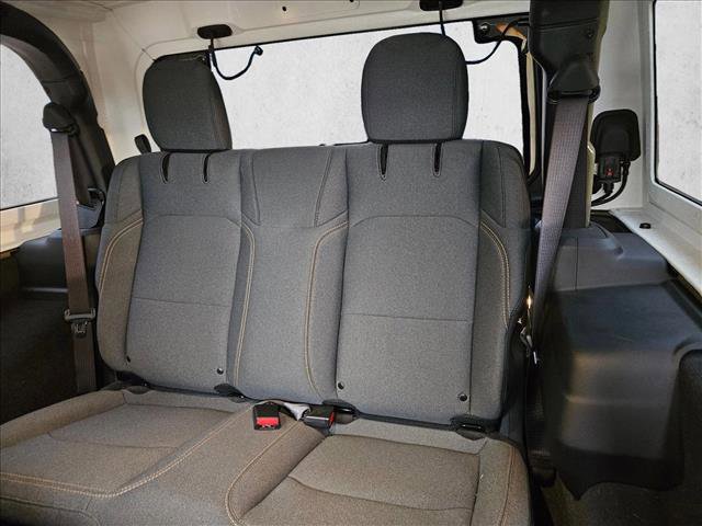 Used 2025 Jeep Wrangler Sport AWD/4WD image 15