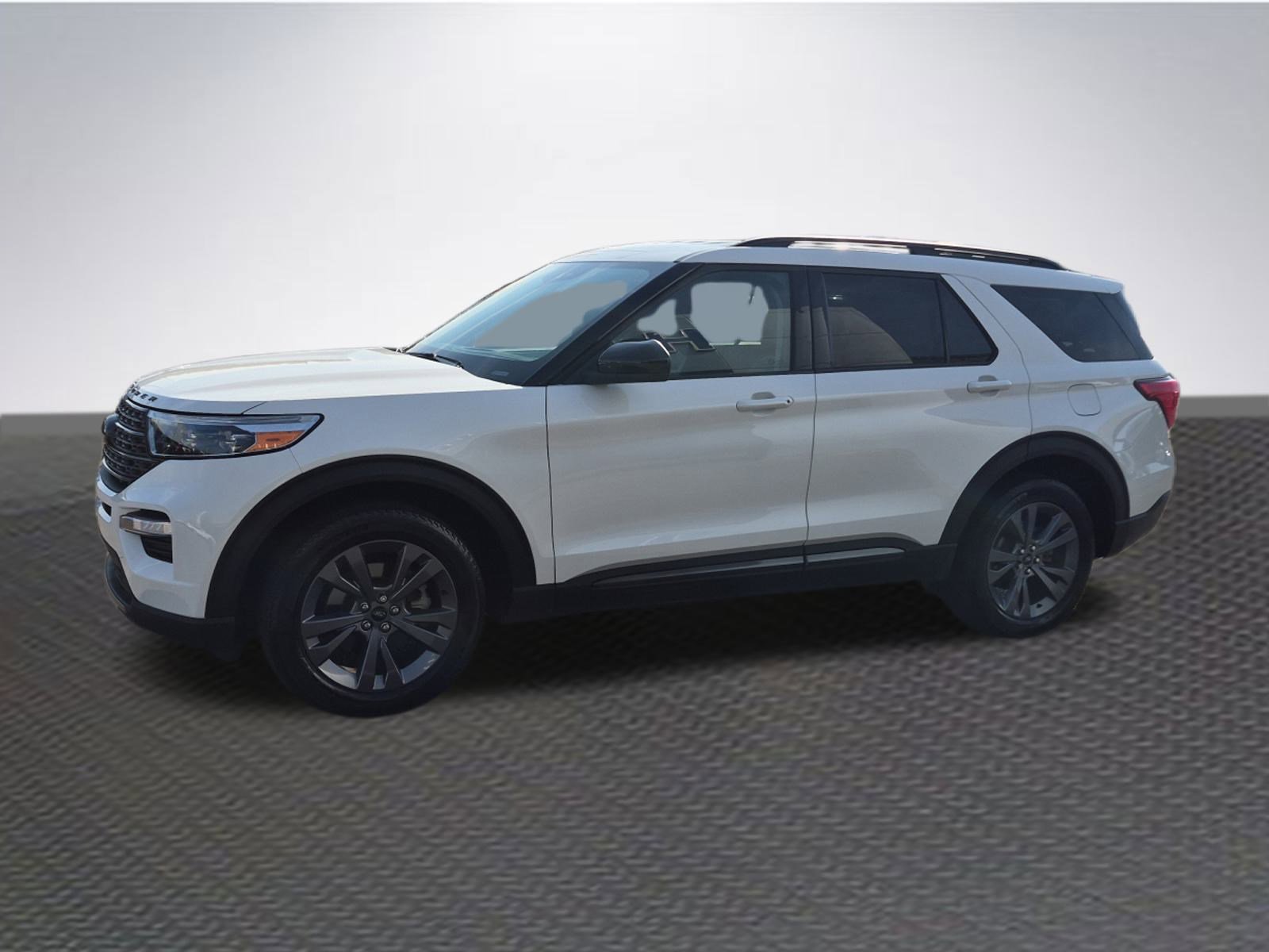 Certified 2023 Ford Explorer XLT w/ Equipment Group 202A image 2