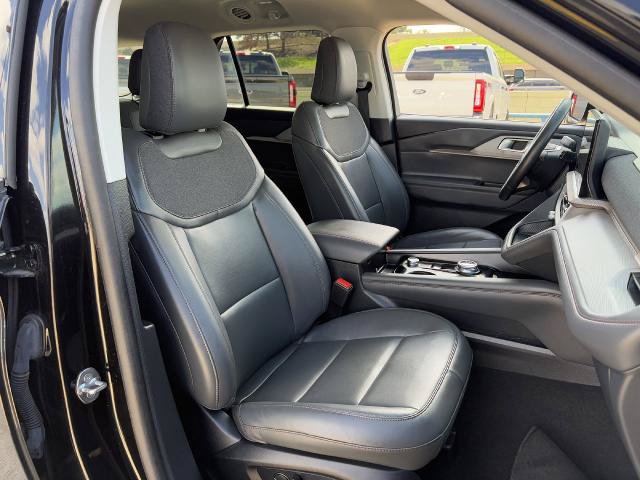 Certified 2025 Ford Explorer Active w/ Active Comfort Package RWD image 30