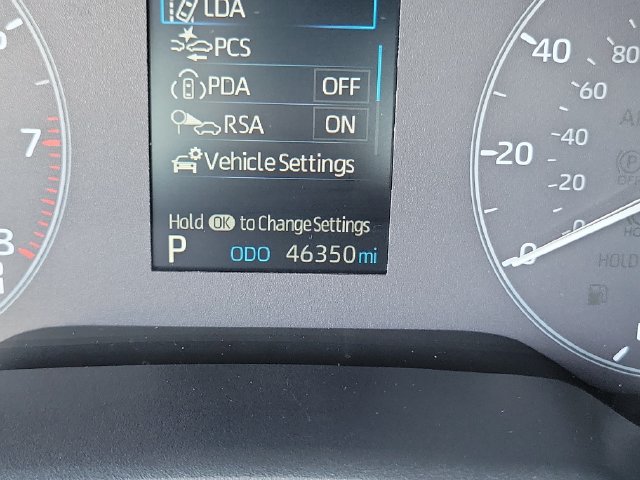 Used 2025 Toyota Corolla LE FWD image 9