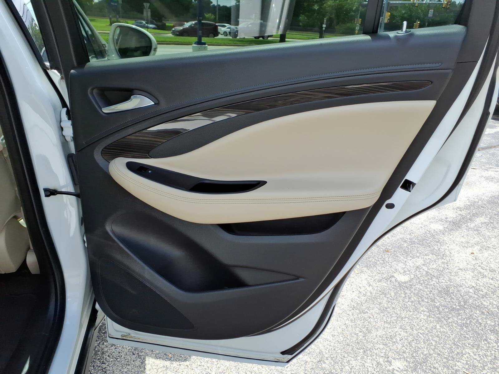 Used 2019 Buick Envision Essence AWD/4WD image 29