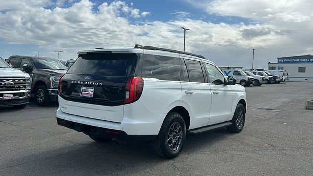 Certified 2025 Ford Expedition Active RWD image 3