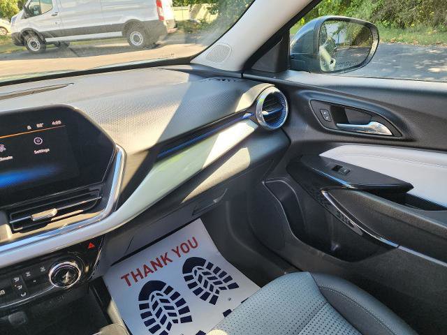 Used 2025 Chevrolet Trax LT FWD image 13