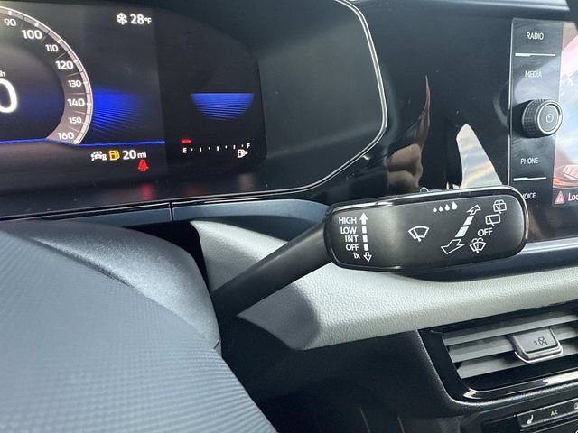 Used 2022 Volkswagen Taos SE image 36