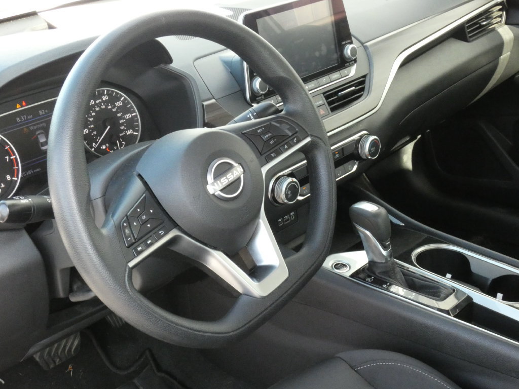 Used 2024 Nissan Altima 2.5 SV FWD image 8