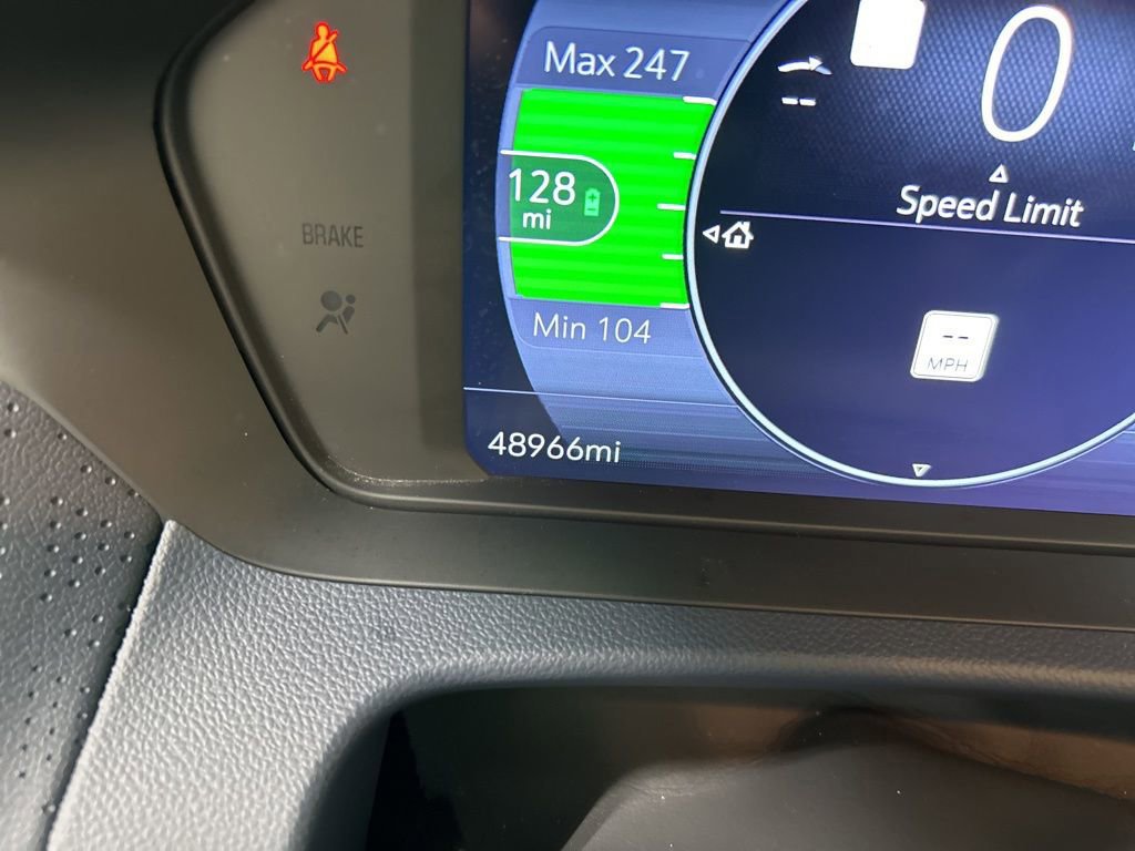 Used 2022 Chevrolet Bolt EUV Premier w/ Launch Edition image 14