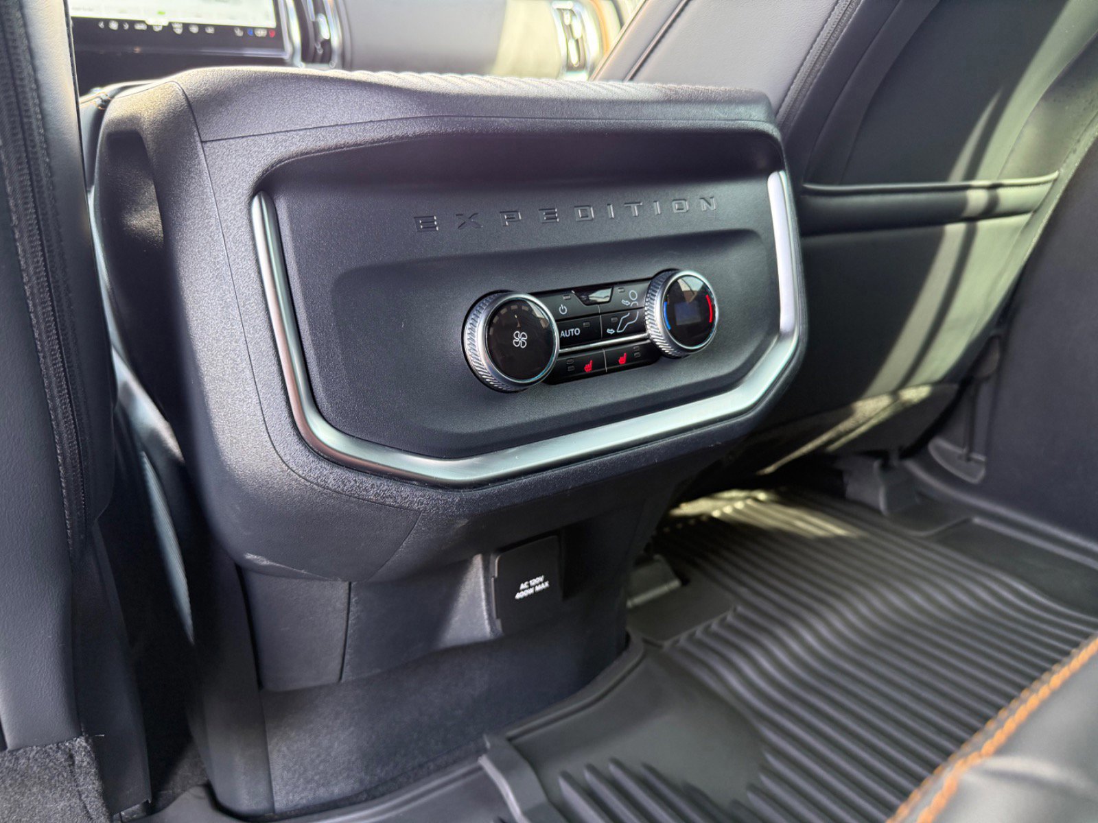 Certified 2025 Ford Expedition Tremor image 23