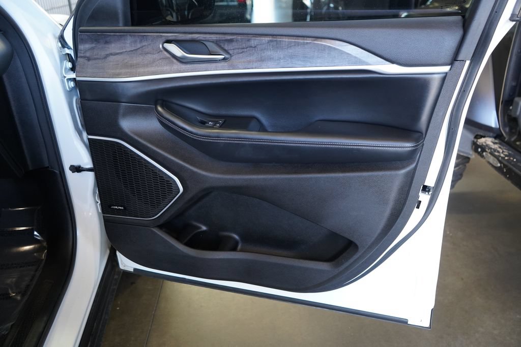 Used 2024 Jeep Grand Cherokee Limited 4xe AWD/4WD image 18