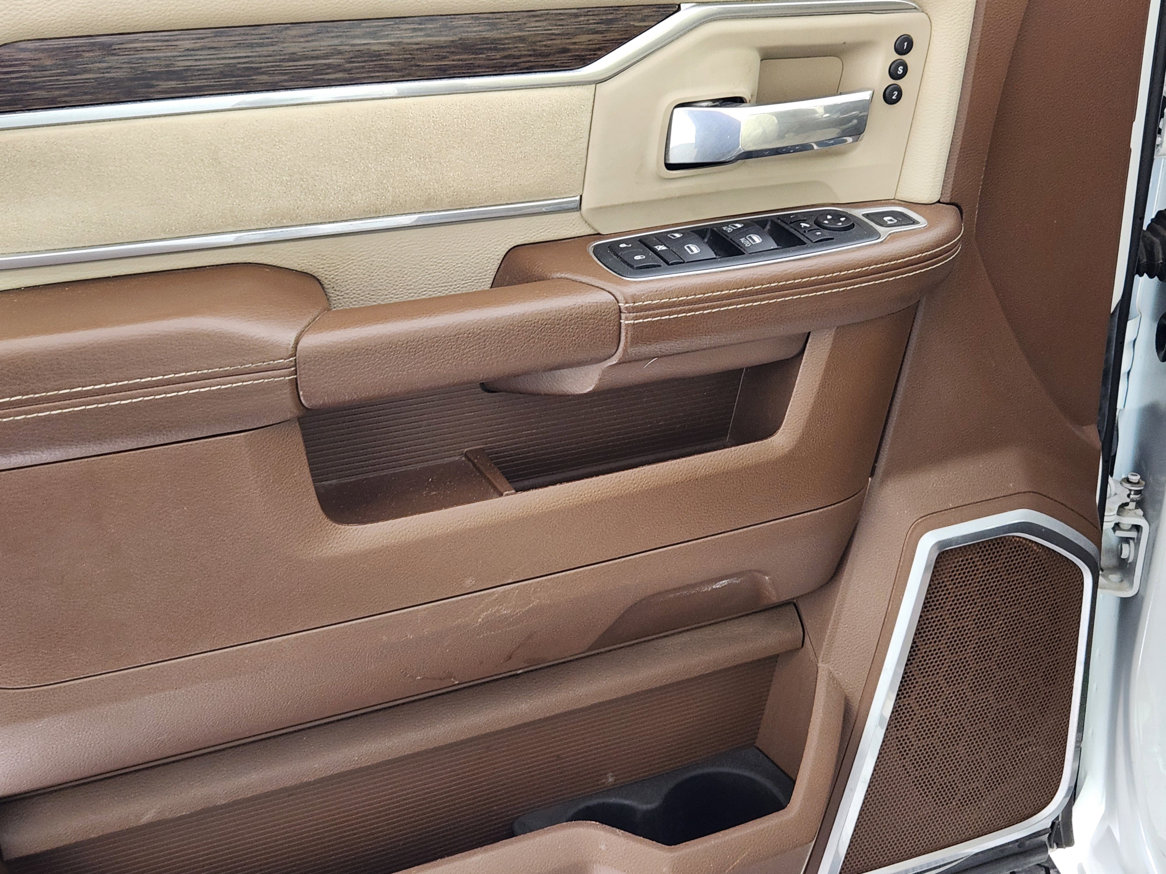 Used 2020 RAM 3500 Laramie image 16