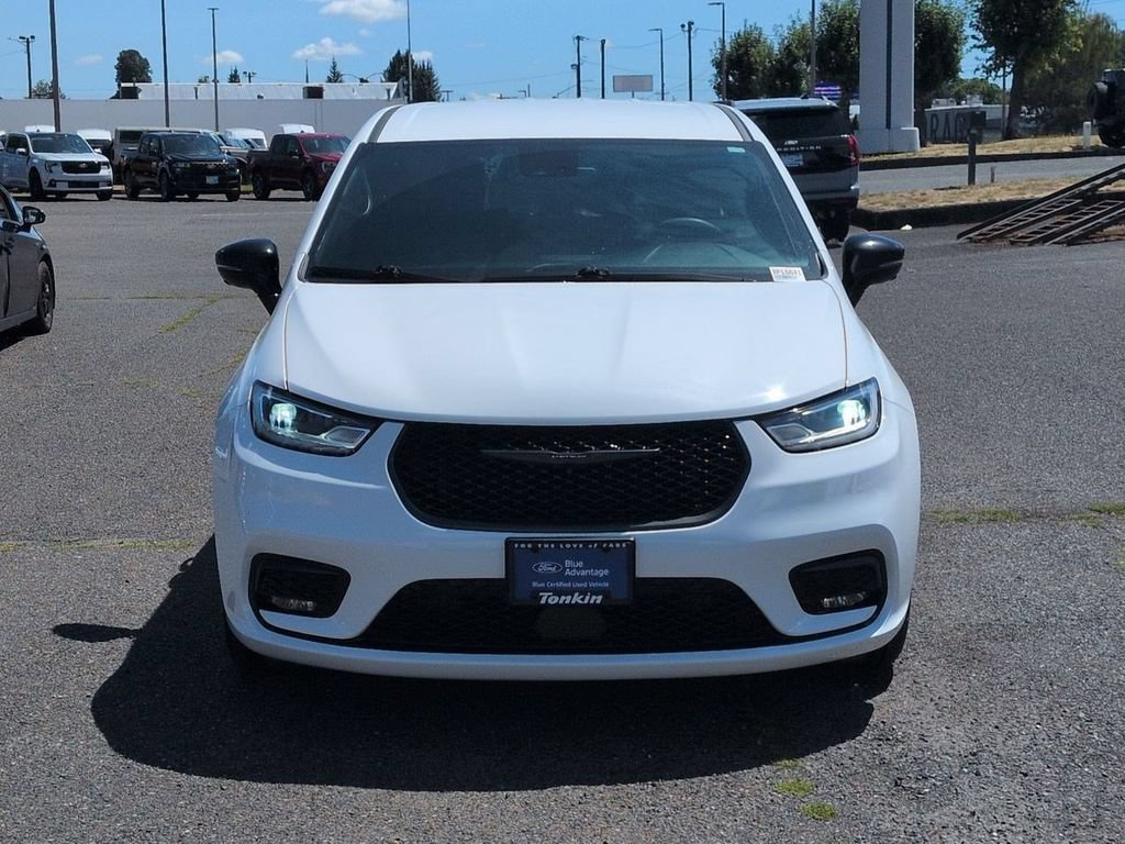 Used 2024 Chrysler Pacifica Limited FWD image 8