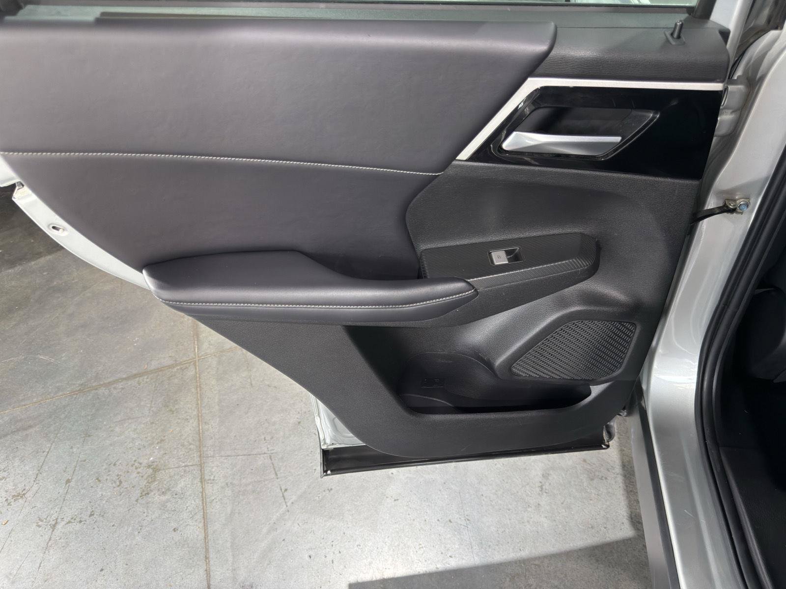 Used 2023 Mitsubishi Outlander SE FWD image 23