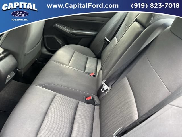 Used 2025 Nissan Altima 2.5 SV FWD image 18