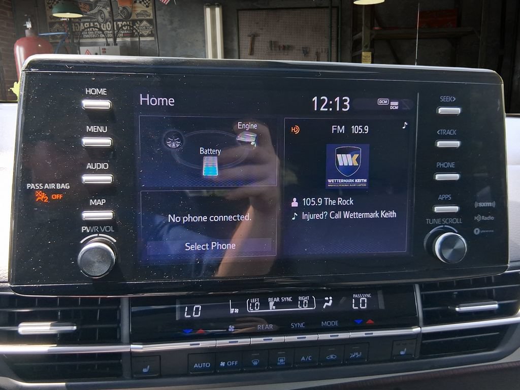Used 2023 Toyota Sienna XLE FWD image 20