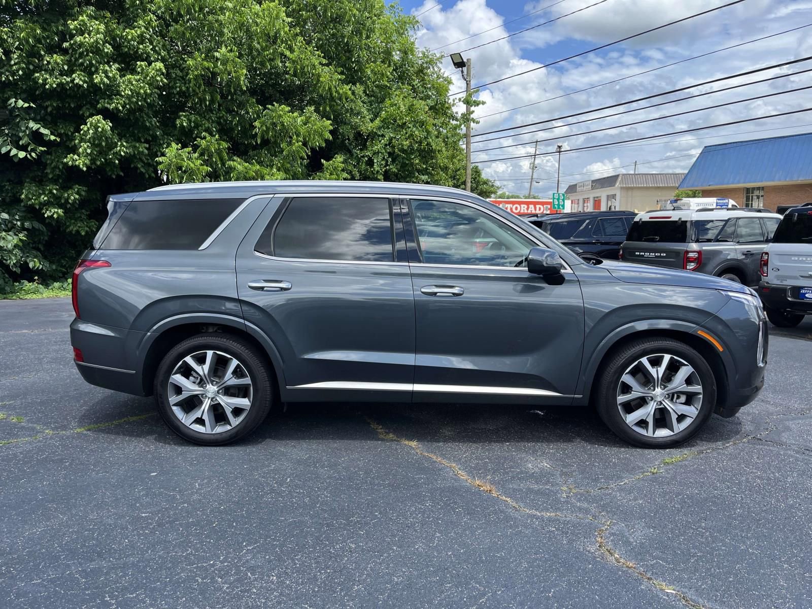 Used 2021 Hyundai Palisade Limited FWD image 2