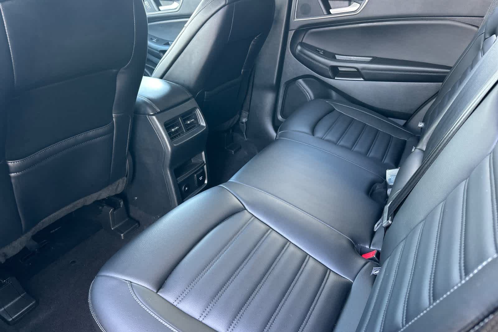 Certified 2024 Ford Edge SEL w/ Convenience Package AWD/4WD image 5