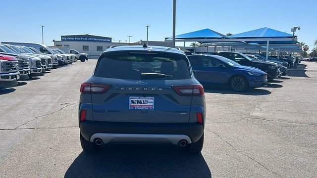 Certified 2023 Ford Escape SE w/ PHEV Premium Package FWD image 4