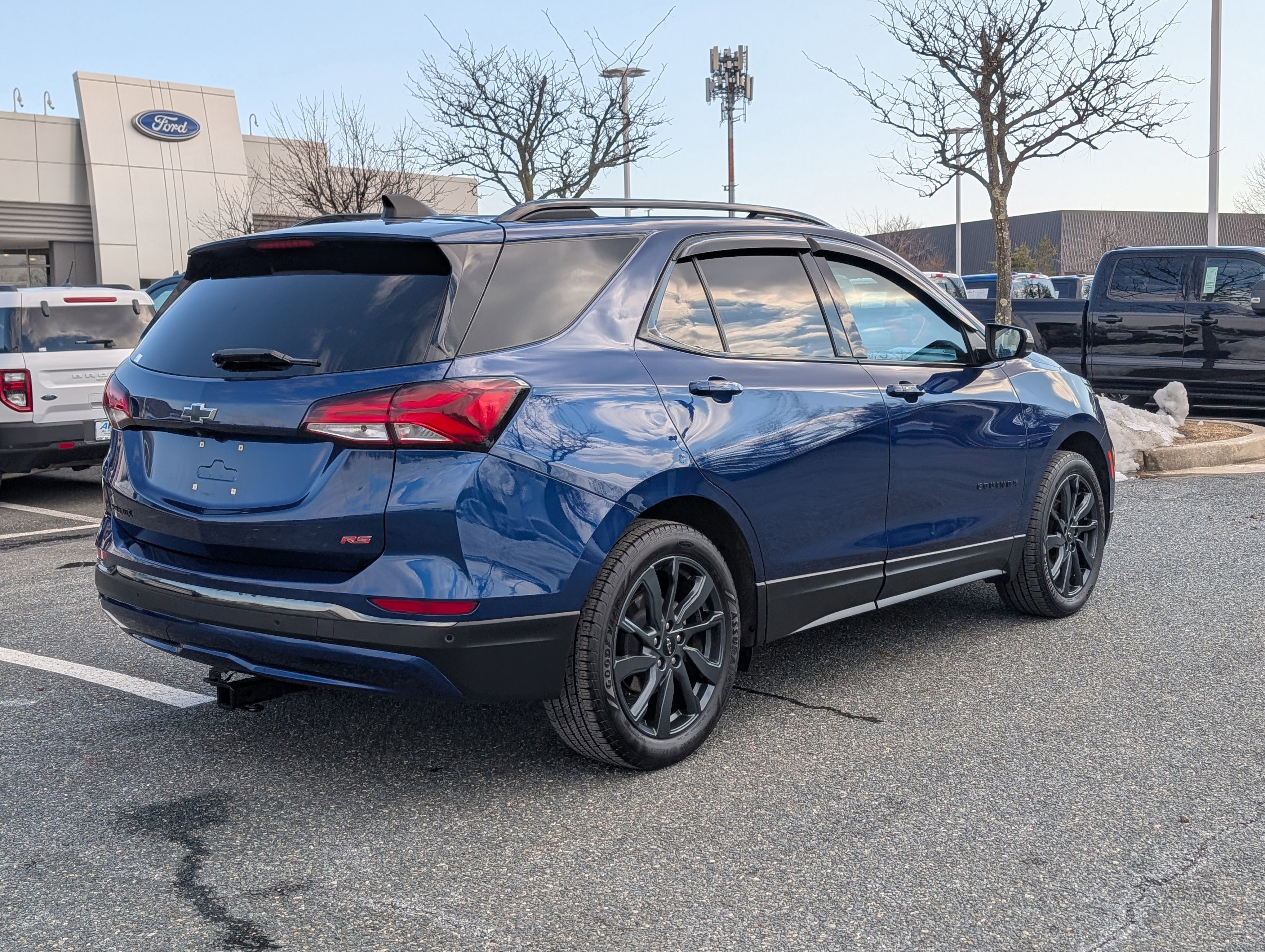Used 2023 Chevrolet Equinox RS w/ RS Leather Package image 5