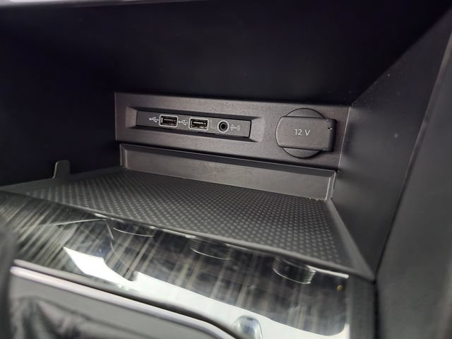 Used 2019 Volkswagen Tiguan SEL Premium AWD/4WD image 34