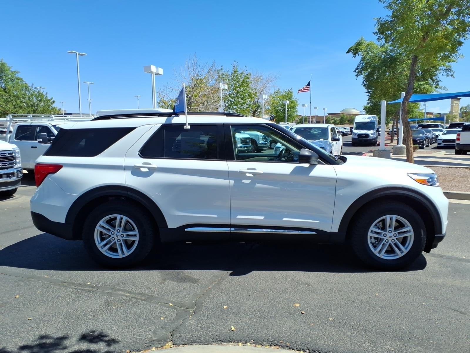 Certified 2023 Ford Explorer XLT RWD image 3