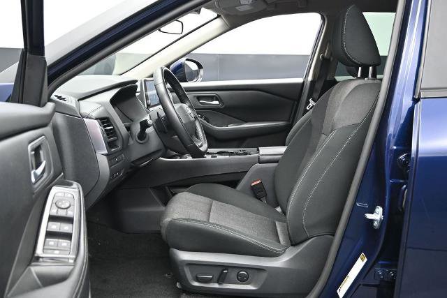 Used 2025 Nissan Rogue SV AWD/4WD image 21