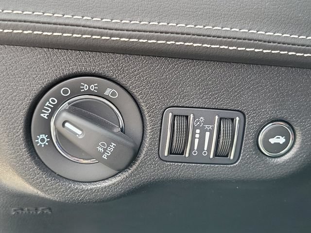 Used 2023 Chrysler 300 C RWD image 26