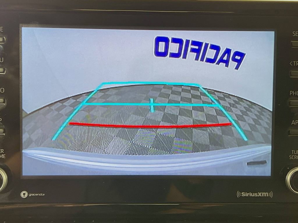 Used 2022 Toyota Corolla LE image 16